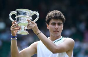 Wimbledon 2025: Ivanov derrotou o qualificador americano Karki para ganhar o título do adolescente Wimbledon 2025: Ivanov derrotou o qualificador americano Karki para ganhar o título do adolescente