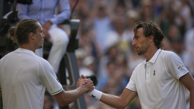 Wimbledon 2025: Terceira semente Alexander Zverev, atordoado por Arthur Rinderknech


