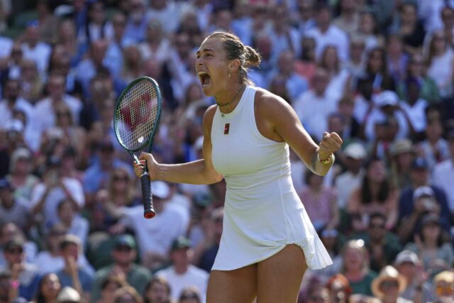 Aryana Sabalenka, da Bielorrússia, celebra Laura Siegemund, da Alemanha, depois de vencer um quartel de finalização do campeonato de tênis de Wimbledon em Londres na terça -feira, 8 de julho de 2025.