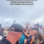 Um novo vídeo publicado para Tiktok mostra Zara McDemortt e Louis Tomlinson lotados no PDA no Festival Glastonbury do fim de semana passado