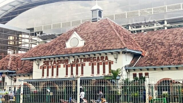 11 KA parou de extraordinário na estação Jatinegara como resultado da ação em Monas, veja a programação


