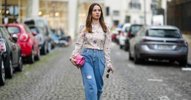 17 blusas fluidas e aparência de boutique que são secretas inferiores a US $ 20


