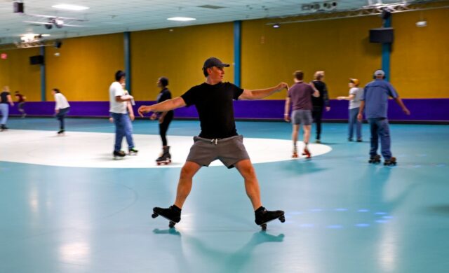 Shayan Khosravanifarahani, de San Ramon, patins no Golden Skate em San Ramon, Califórnia, na quarta -feira, 13 de agosto de 2025. (NHAT V. Meyer/Bay Area News Group)