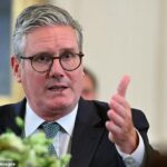 Sir Keir Starmer deve demitir Rachel Reeves como chanceler porque não está à altura do trabalho, uma pesquisa exclusiva de eleitores encontrou