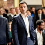 Celia Imrie, Sir Ben Kingsley, Helen Mirren, Pierce Brosnan na quinta -feira Clube