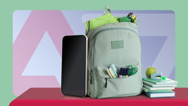 Um banner multifolorado com o logotipo da AP e o texto da polícia do Android de volta à escola