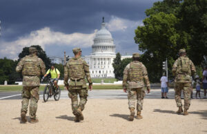 600 ministros aplaudem a aquisição “ilegal” de Trump Arquivo - O Departamento Metropolitano Duke Smith ouve Washington Muriel Bowser conversando com uma conferência de mensagens no plano do presidente Donaldton Trump de colocar Washington, Washington, 11 de junho de 2025 em Washington, 11 de junho de 2025, em Washington, 11 de agosto de 2025 em Washington, 11 de agosto de 2025 (Apr / Julia Demaree Nikhinson