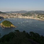 A família agora passa muito tempo ao ar livre e gosta de fazer caminhadas e navegar juntos.