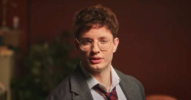 A Elf Cosmetics emite uma declaração depois que o anúncio de Matt Rife acende uma reação violenta. O que aconteceu?


