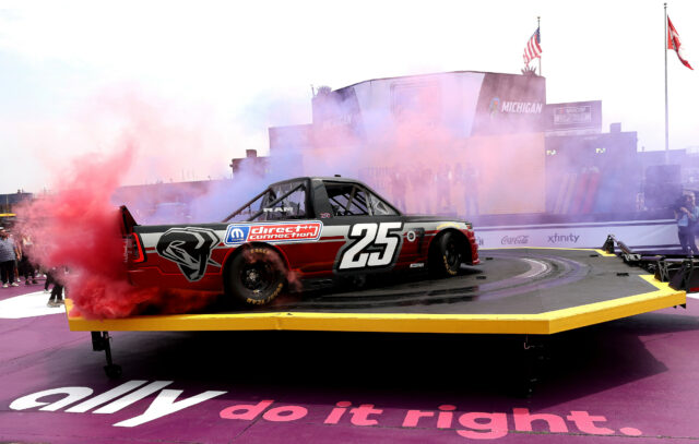 A Kaulig Racing revela a parceria de caminhões Ram Bombshell para a estréia da NASCAR



