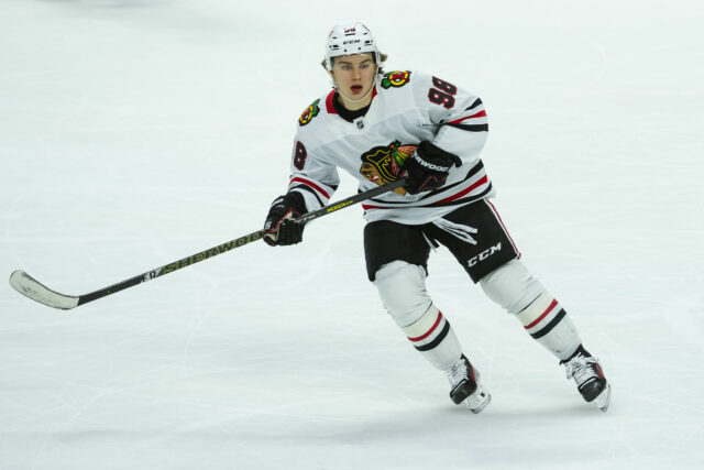 A NHL Insider prevê que os Blackhawks medirão as habilidades reais de Connor Bedard antes de apresentar uma extensão de contrato 'superior definitiva'

