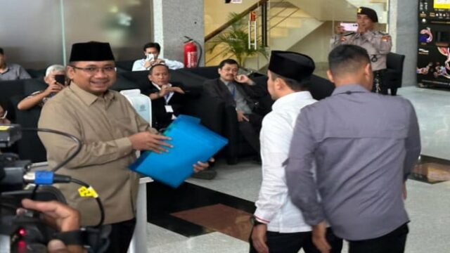 A antiga casa de Menag Yaqut foi procurada pelo KPK! O escândalo da cota Hajj está aquecendo

