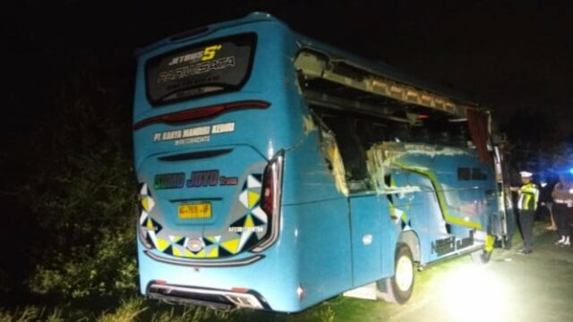 A cronologia do turismo do turismo atingiu caminhões em Tulungugung, 1 pessoa assassinada e 6 feridas menores

