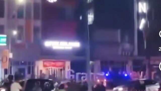 A delegacia de Bekasi City foi atacada 

