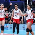 Aby Maraño (à esquerda) e Ara Galang (meio) estão prontos para outra rachadura na Glory com Chery Tiggo. - Marlo Cueto