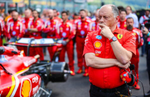 A equipe F1 F1 F4 F1 F1 exigiu uma caça à chave de mudança A equipe F1 F1 F4 F1 F1 exigiu uma caça à chave de mudança