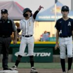 O Jacob Yun von Golden Hill (Fullerton) forçou Derek Armstrong pela Alpine Little League (norte da Califórnia) durante seu jogo semi -final em San Bernardino na quarta -feira, 6 de agosto de 2025. (James Quigg, fotógrafo contribuinte)