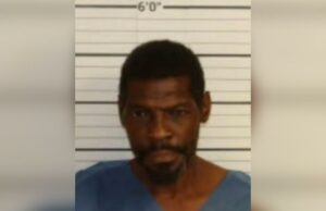 A esposa do homem atira em sua esposa e depois vai para o hospital – mas no caminho ele para para cerveja: policiais Canecas de DeCarlo Pitchford.