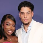 Jana Craig agradeceu a seus fãs pelo amor e apoio em um vídeo do Instagram desde que se separou com ela