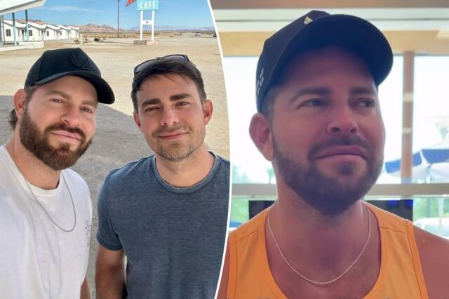 A estrela de "Mean Girls", Jonathan Bennett, revela a brutal batalha de saúde de seu marido: "A luta por sua vida"

