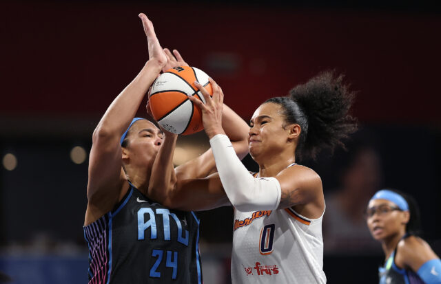 A estrela de Mercury bate WNBA para uma decisão de agendamento brutal



