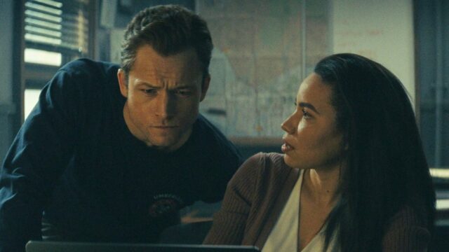A estrela de 'fumaça' Jurnee Smollett em Killing (spoiler) e filmando aquela cena de carro comovente com Taron Ecerton 'cercado de fogo': 'Your Adrenaline Hurries' 


