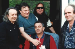 A fila de sucesso, usada no filme “Cálculo do papa”. Cugowski atacou A fila de sucesso, usada no filme "Cálculo do papa". Cugowski atacou