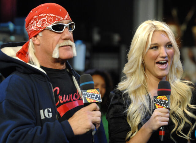 A filha de Hulk Hogan quer autopsia para "perguntas da família" em torno da morte

