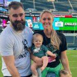 Jason Kelce, esposa Kylie tem as mãos cheias de 3 filhos: tudo o que eles disseram sobre os pais