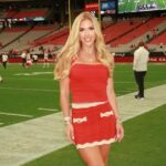 A filha dos chefes, a filha Gracie Hunt abre para conhecer Taylor Swift nos Jogos da NFL