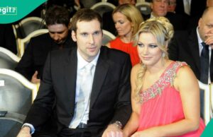 A lenda do Chelsea, Pet Cech, anuncia dividir sua esposa depois de 26 anos ao mesmo tempo A lenda do Chelsea, Pet Cech, anuncia dividir sua esposa depois de 26 anos ao mesmo tempo