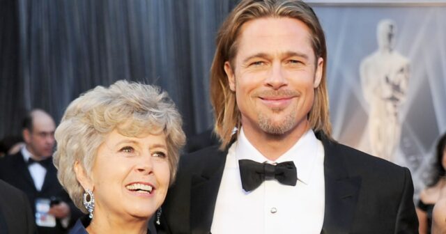 Brad Pitt e os pais William Pitt e Jane Pitt em 1997.