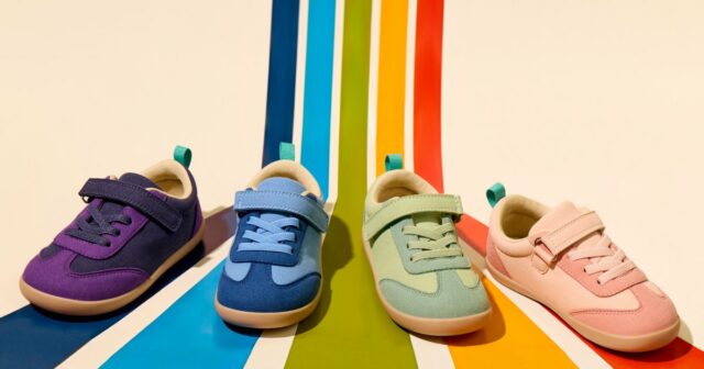 A marca de sapatos infantis favoritos de Meghan Markle acabou de cair os sapatos retrô mais bonitos

