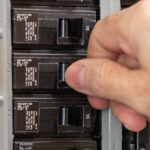A melhor maneira de rotular seu quebra -energia e saídas elétricas