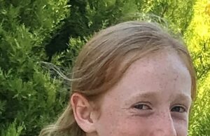 A menina, 14 anos, que morreu no departamento de saúde mental das crianças quando os trabalhadores do Ghananian Bureau com uma identificação falsa deixou sua desavisada foi morta ilegalmente, regras de inquérito Ruth Szymankiewicz, 14, morreu depois que ela ficou sozinha por tempo suficiente para se sufocar, mesmo que ele estivesse abaixo de um