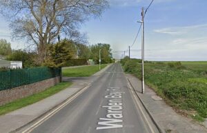 A menina, 16 e dois meninos, 14 e 15 anos, é presa depois que o homem nos anos 40 é “assassinado em luta” na Ilha de Sheppey Um homem morreu após uma luta entre um grupo de pessoas na Warden Bay Road (foto) na Ilha de Sheppey por volta das 19:00 no domingo