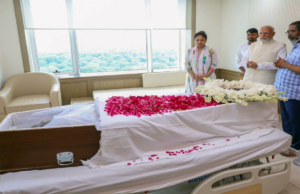 A miséria de Soren de chegar a Ranche, que está à noite desta noite ajuda Ranchi a Ranchiki, o líder da LLC A miséria de Soren de chegar a Ranche, que está à noite desta noite ajuda Ranchi a Ranchiki, o líder da LLC