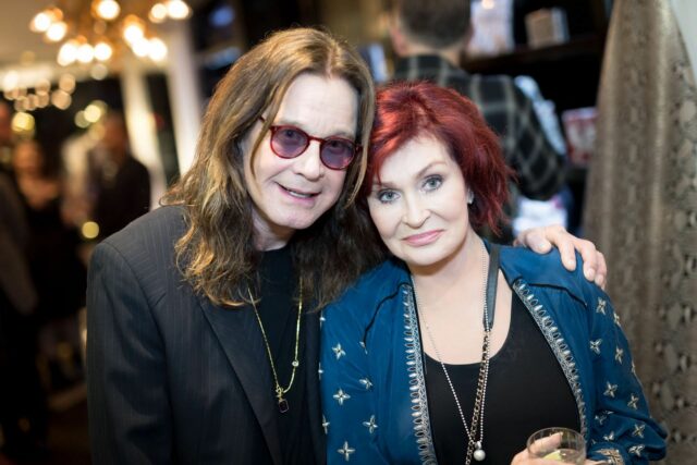 "A morte de um coração partido": Perez Hilton explica por que ele estava "ansioso" com Sharon Osbourne após a morte da lenda do Black Sabbath Ozzy Osbourne

