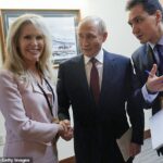 Teria sido o trabalho de Crowley criar um programa detalhado para a visita de Putin, incluindo organizar a reunião vital entre os dois países para discutir um potencial cessar -fogo na Ucrânia