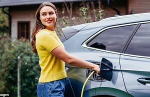 A nova contribuição de Ed Miliband de 3.750 £ que vale a pena comprar um carro elétrico? Como conseguir e os veículos para comprar O ECG oferece dinheiro aos compradores de carros em novos modelos alelétricos que são fabricados de maneira sustentável e com preços para ¿ou abaixo de £ 37.000