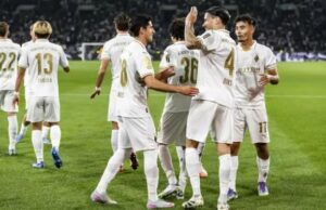 A resposta do treinador do Borussia Monchengladbach depois que Kevin Diks marcou um gol de vitória contra o Valencia A resposta do treinador do Borussia Monchengladbach depois que Kevin Diks marcou um gol de vitória contra o Valencia