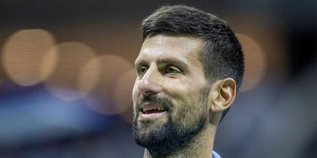 Novak Djokovic (à esquerda) e Jannik Sinner (à direita) adotam a Internet após confrontos semi -final em 2025 Wimbledon Championships (fonte: Getty)