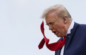 A tentativa de Trump ao Prêmio Nobel da Paz fica ainda mais patético O presidente Donald Trump recebe visita o primeiro -ministro de Israel Benjamin Netanyahu à Casa Branca em Washington, segunda -feira, 25 de 2019. (AP Photo / Manuel Ceneta)