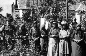 A vila de esposas que mataram centenas de homens: depois de anos de terrível tipo e abuso, uma mulher já teve o suficiente … e liderou uma vingança assustadora e assassina. De 1911 a 1929, dezenas de mulheres entregaram Nagyrev e a região de Tiszazug para veneno caseiro de arsênico para se livrar de homens, pais, filhos e amantes