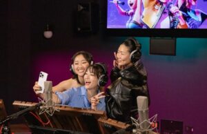 A voz de ‘Kpop Satanic Force Hunters’ elenco no minuto surreal BTS veio a ser seguidores Ji-young yoo (voz de Zoey), Arden Cho (Voz de Rumi) e May Hong (Voz de Mira),. Foto de Ricky Middlesworth.