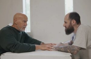 A&E ‘Bloqueio da família’ contra a Associação de Prisioneiros com primos de mão – na prisão exclusiva Jogando