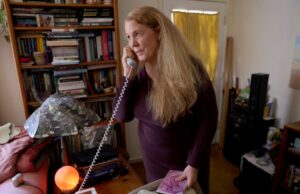 AT&T, que foi instruído a continuar a fornecer linhas de campo AT&T, que foi instruído a continuar a fornecer linhas de campo