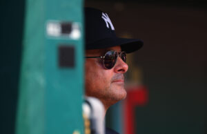 Aaron Boone, gerente dos Yankees, dá defesa bizarra do erro de Anthony Volpe Aaron Boone, gerente dos Yankees, dá defesa bizarra do erro de Anthony Volpe