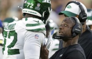 Aaron Glenn observa os Jets lutando contra as penalidades novamente: “Eu tenho que limpá -las” Aaron Glenn observa os Jets lutando contra as penalidades novamente: "Eu tenho que limpá -las"