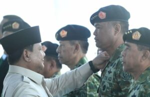 Acabei de abrir, esta é a mensagem de Pabowo para o vice -comandante do general Tni Tandyo Acabei de abrir, esta é a mensagem de Pabowo para o vice -comandante do general Tni Tandyo